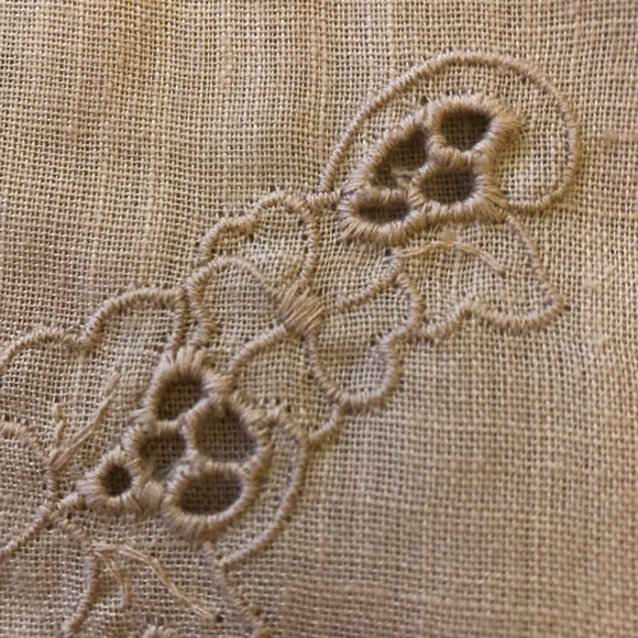 Ponter lightweight top with embroidery. Size 15/16 - Picture 7 of 7